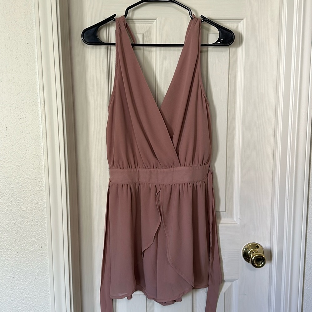NWT Favlux Chiffon Petal Tie Waist Romper Blush/Mocha
